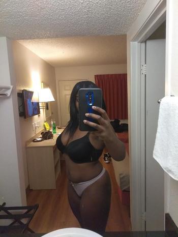 , 24  female escort, Modesto