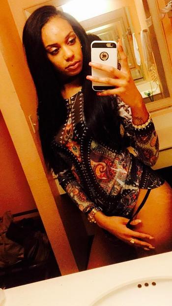 , 23  female escort, Modesto