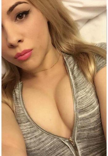 , 23  female escort, Modesto