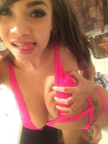 , 21  female escort, Modesto