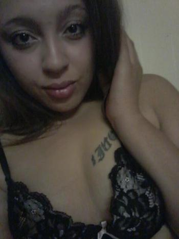 , 21  female escort, Modesto
