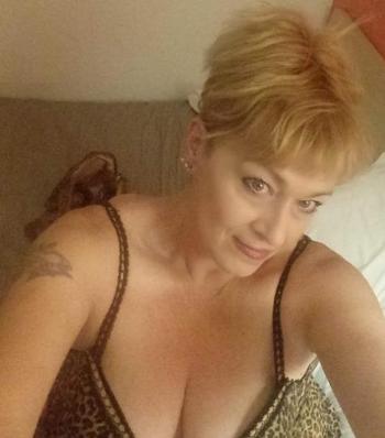 Jayne, 59  female escort, Modesto