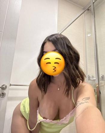 ariani, 26  female escort, Modesto