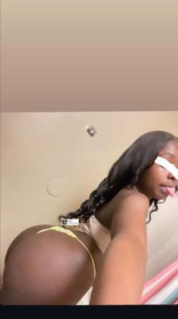 MYA, 21  female escort, Modesto